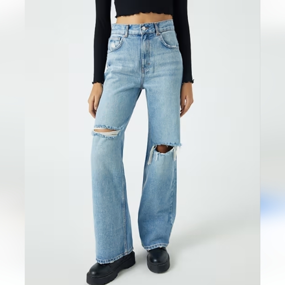 Pull & Bear 90s Straight Leg Jeans with Rips in Blue Size 2